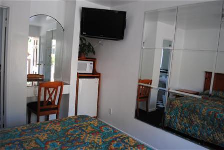Rose Bowl Motel Los Angeles Room photo