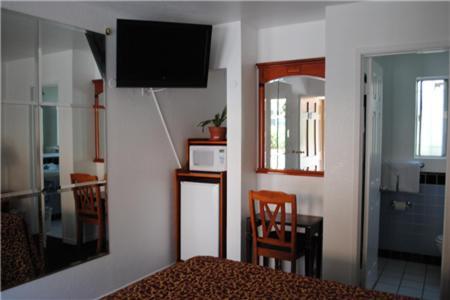 Rose Bowl Motel Los Angeles Room photo
